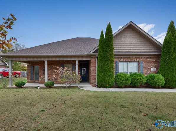 106 Grip Dr, Hazel Green, AL 35750