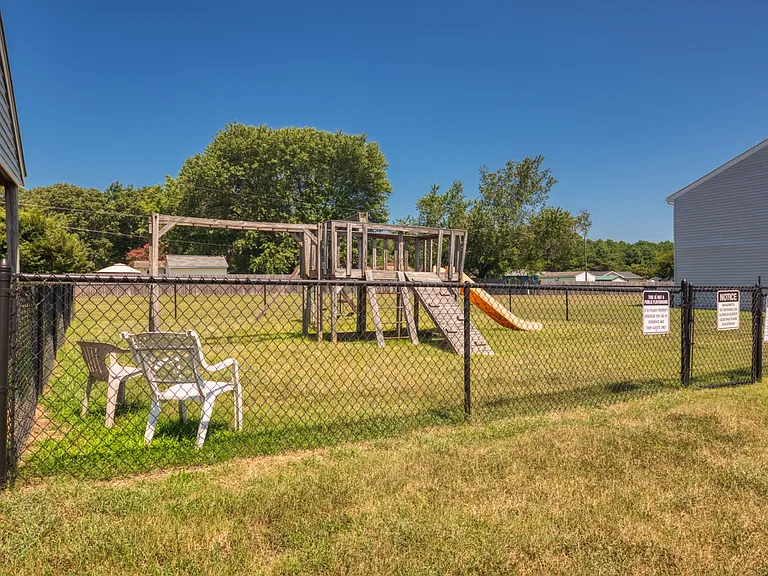 Yorkview Apartments — Photo 31