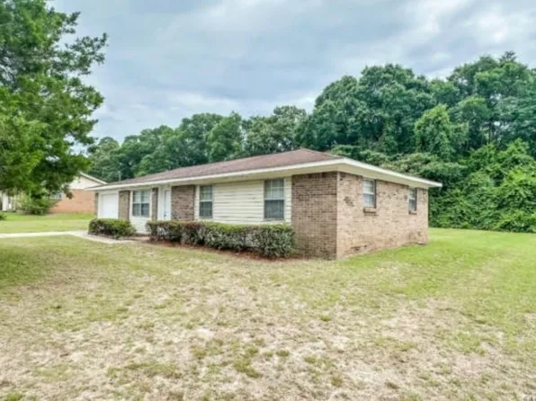 802 W Hendrix Ave, Geneva, AL 36340