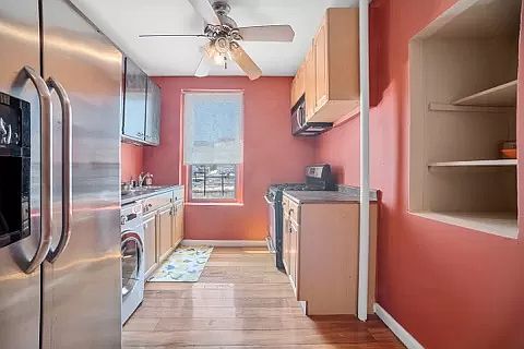 4th image of 1210 Evergreen Ave #44