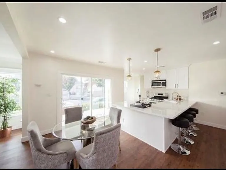 4279 Walton Ave — Photo 6