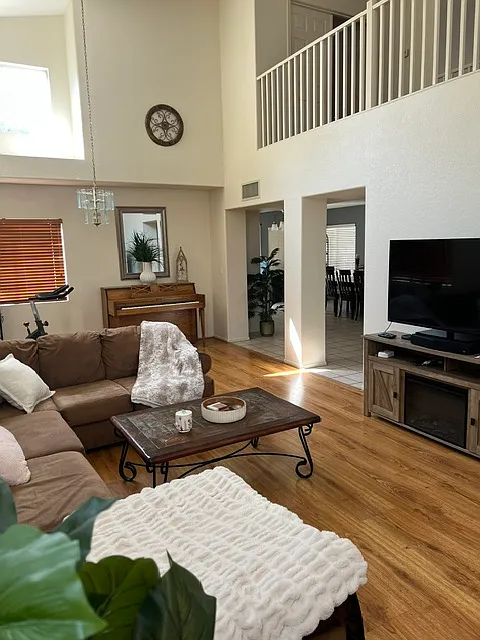3 bed, 2.5 bath, 1947 sqft, $1,825 — Photo 3