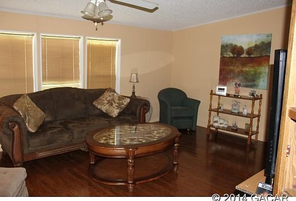 Family Room/Hardwood Floors