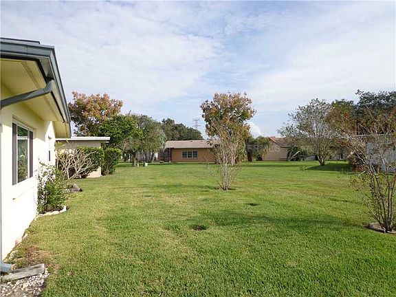 5th image of 4407 Great Lakes Dr N