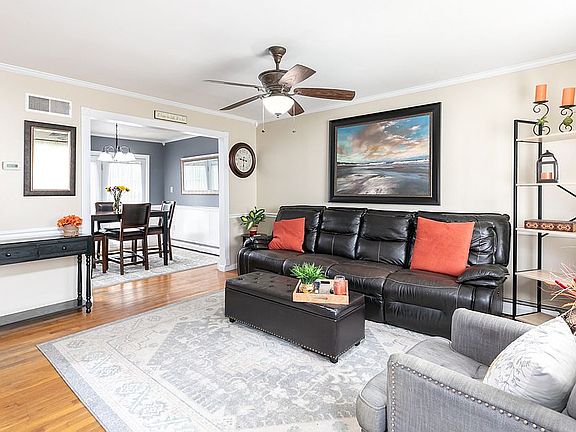 5th image of 13213 Hawthorn Ln