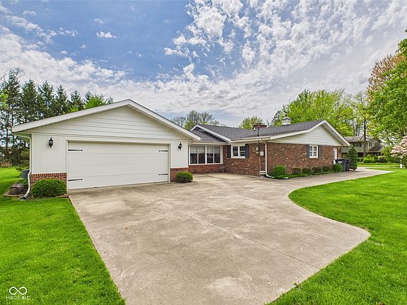 4th image of 3824 Oakwood Blvd