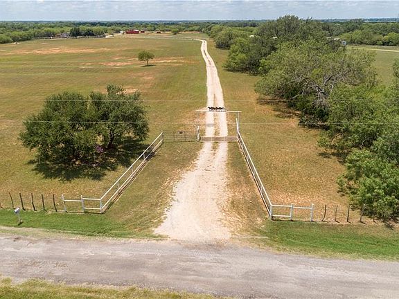 3rd image of 1610 County Road 223