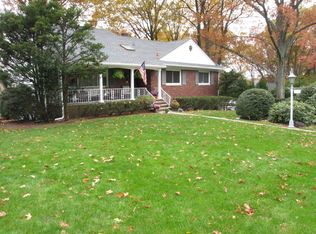 64 Grandview Dr, North Haledon, NJ 07508