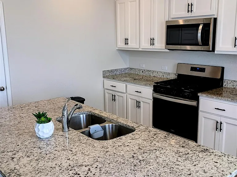 10615 Ridan Way — Photo 6