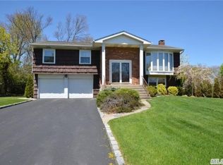 29 Bethal Ln, Commack, NY 11725