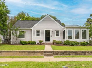 3300 Evans St, Morehead City, NC 28557