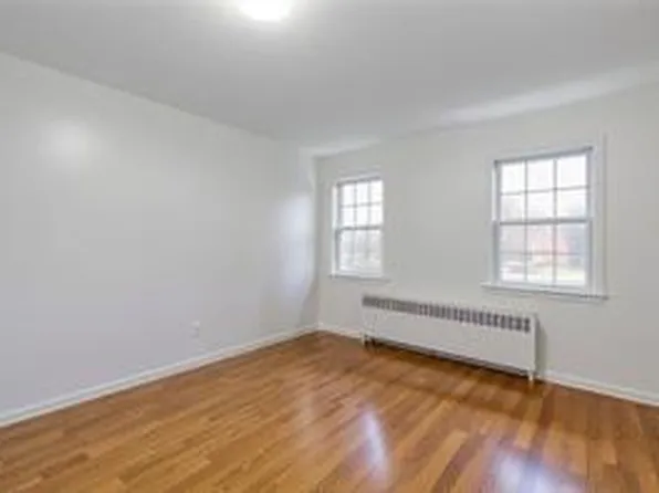 685 Rockaway Parkway image 8 of 17