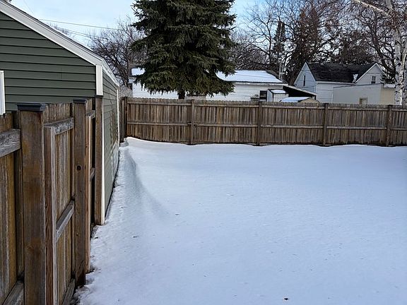 4th image of 1524 5th Ave N
