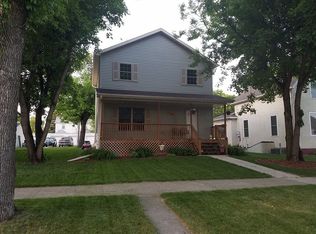 410 N 4th St, Grand Forks, ND 58203