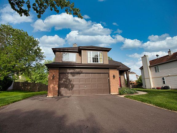3rd image of 1325 Branden Ln