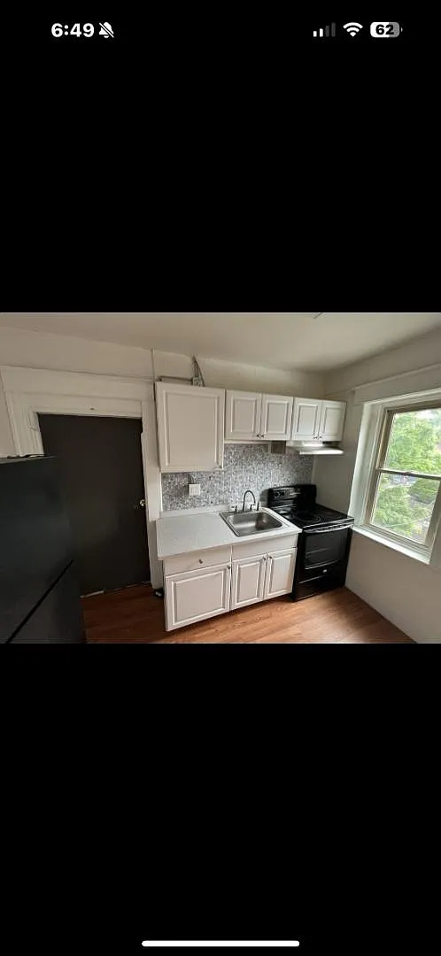 220 N 6th Street - Apt #6 — Photo 2