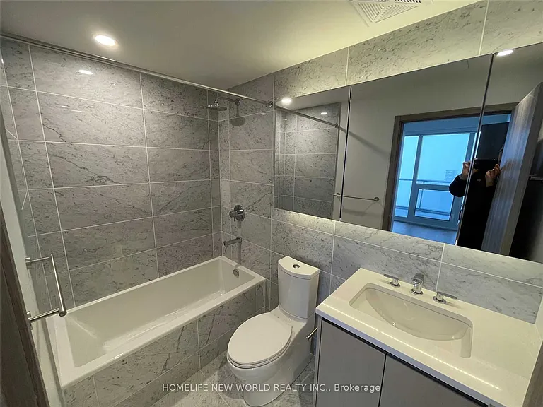 95 McMahon Dr #4005 — Photo 5