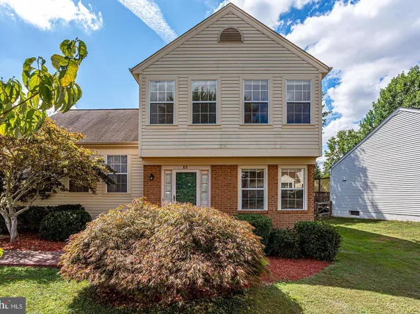 12 Braxton Dr, Sterling, VA 20165