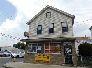 82 William St, Fall River, MA 02721