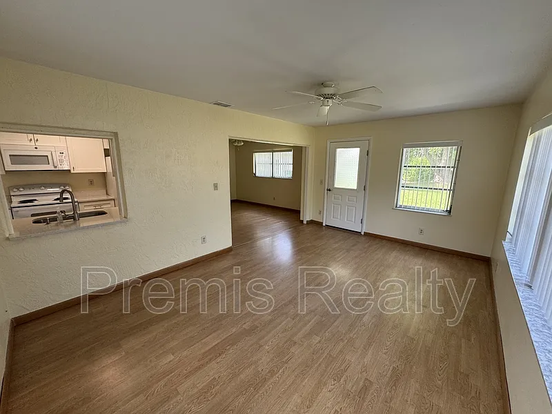 Building Photo - 144 Stafford Cir
