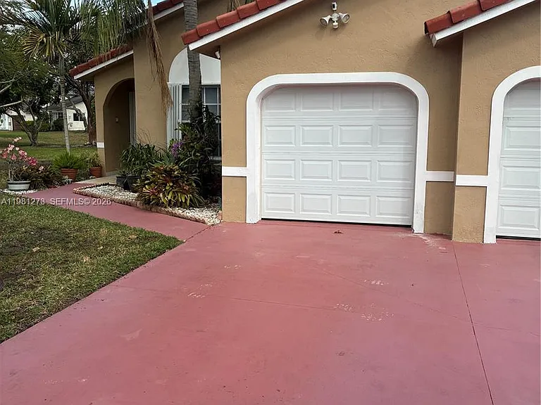 18175 NW 61st Ave #0 — Photo 2
