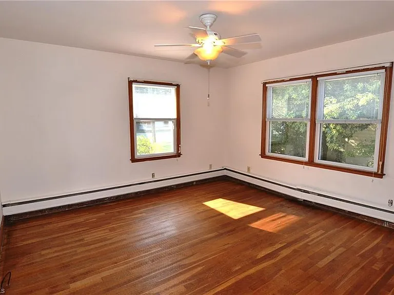 305 College Rd — Photo 8
