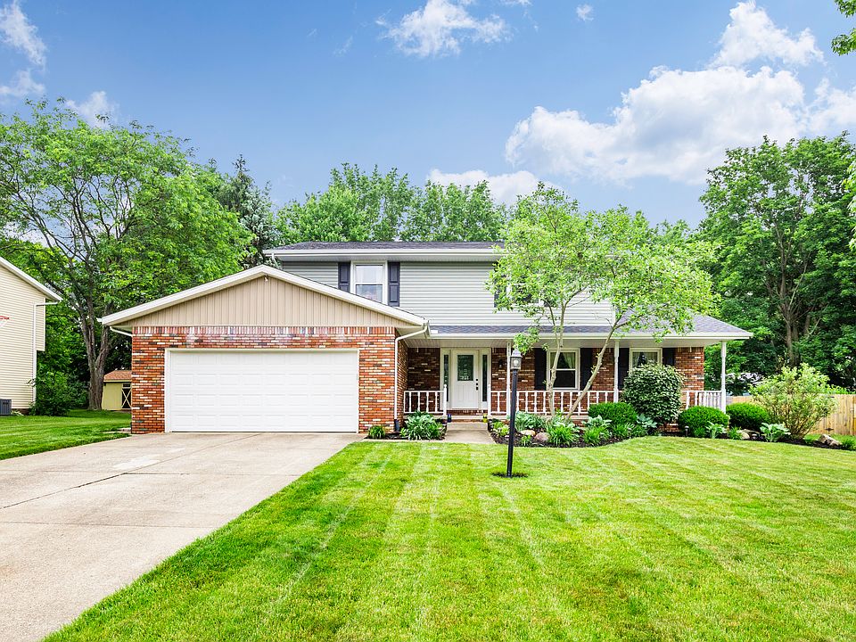 4 bed 2.5 bath Colonial