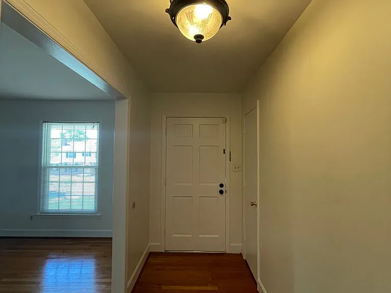 7327 Meadowdale Ln — Photo 6