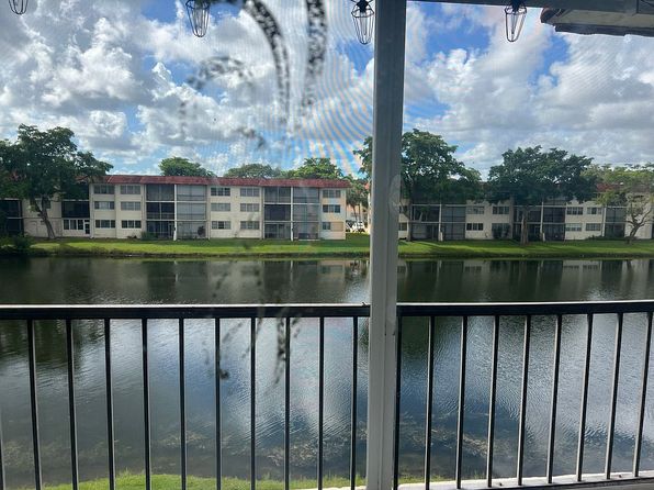 361 Holly Brook Dr #305