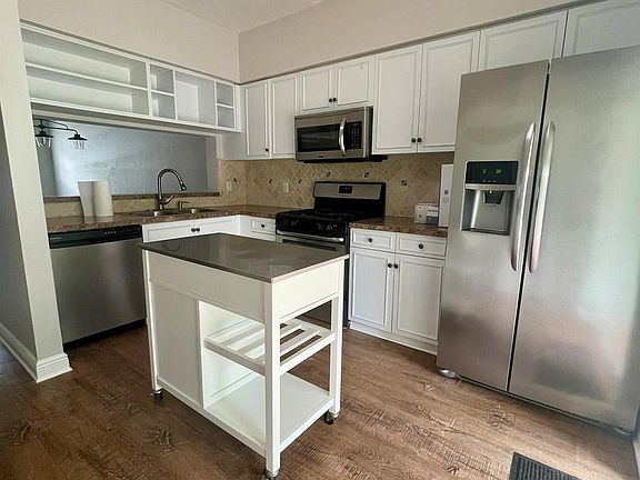 4th image of 8021 Sanibel Drive #8021