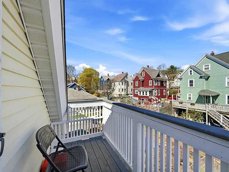 8 Rockwell Ter #3 — Photo 9