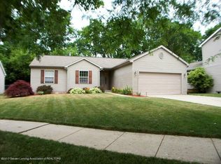 1919 Mulholland Dr, Lansing, MI 48911