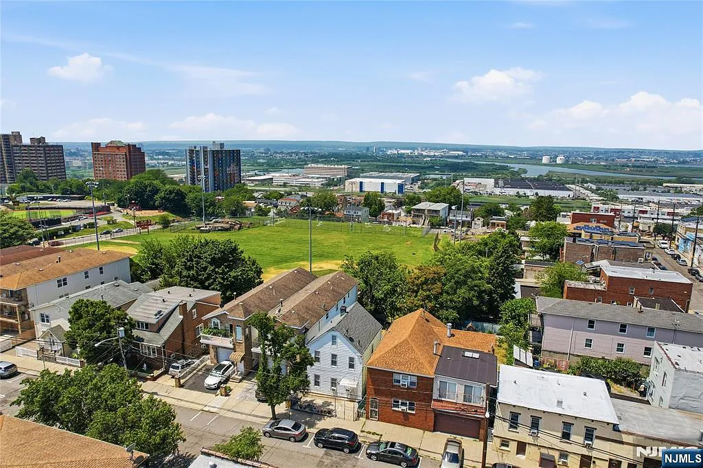 1 bed, 1.0 bath, $1,900 — Photo 4