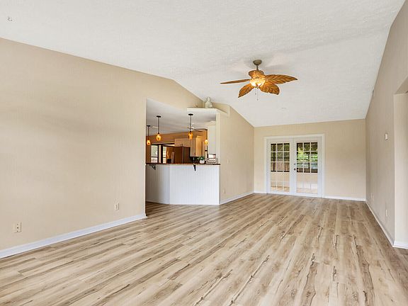 5th image of 2391 SE Mariola Avenue
