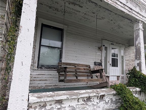 2nd image of 1903 Stewart Ave