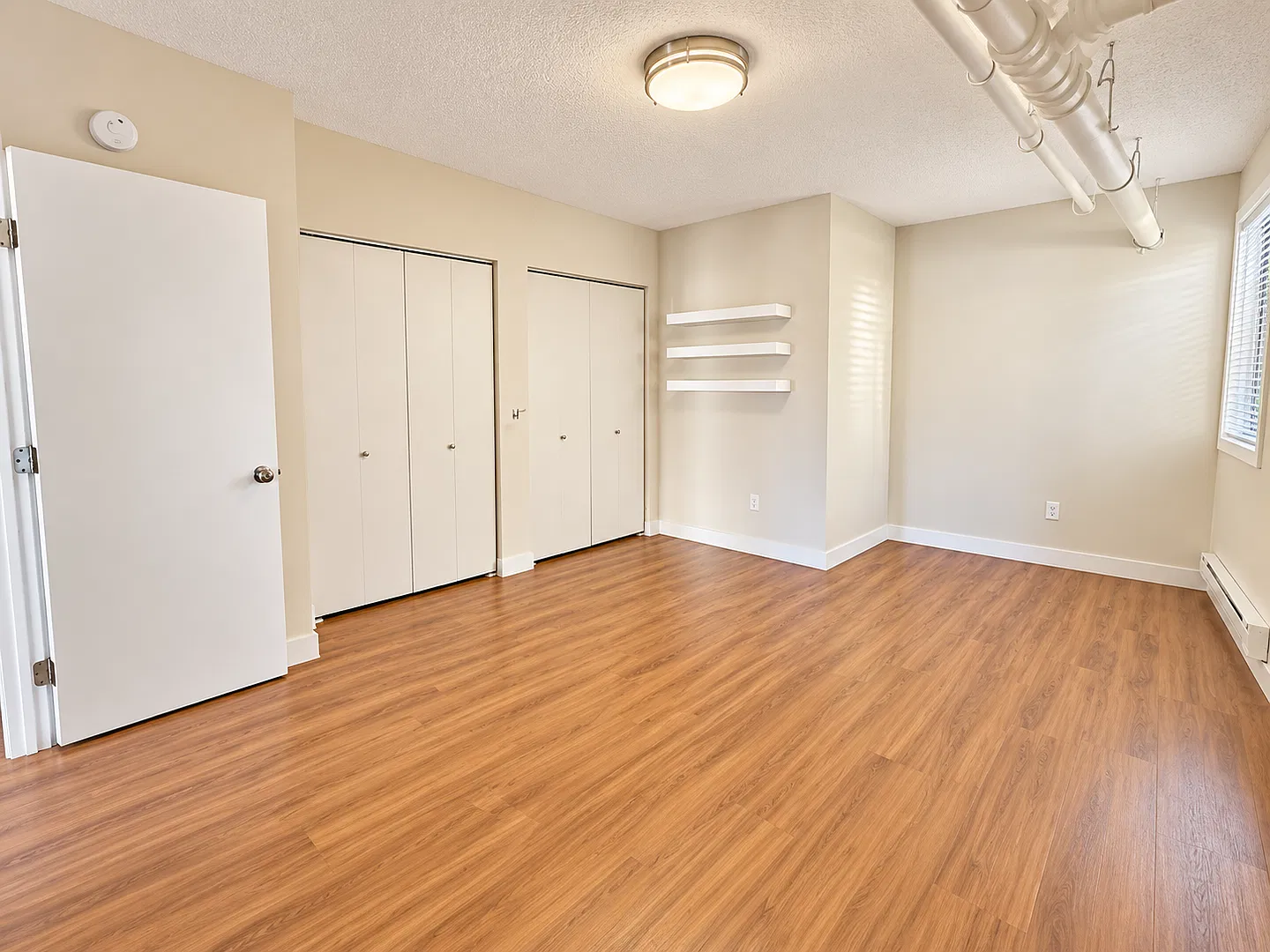 451 Fairview Ave N — Photo 3