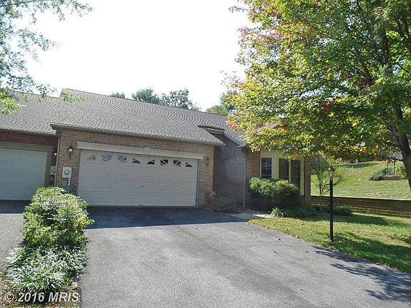 2nd image of 10 Ambler Ln