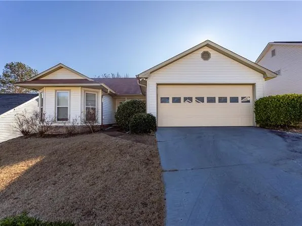 6 Lexington Cir, Phenix City, AL 36869