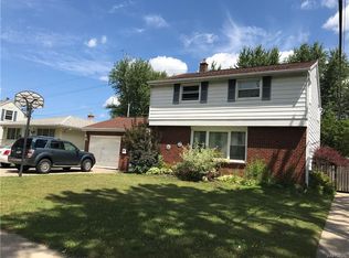 641 Evergreen Dr, Tonawanda, NY 14150