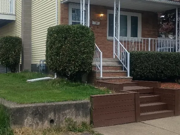 4 Strand St, Hanover Township, PA 18706