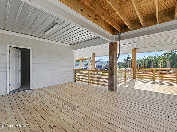 4th image of 5049 Georgia St