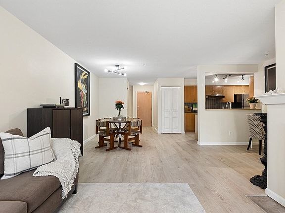 5th image of 2161 W 12th Ave #211