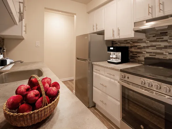 Westview Place, 52 Bayswater Pl, Kingston, ON K7M 2C2