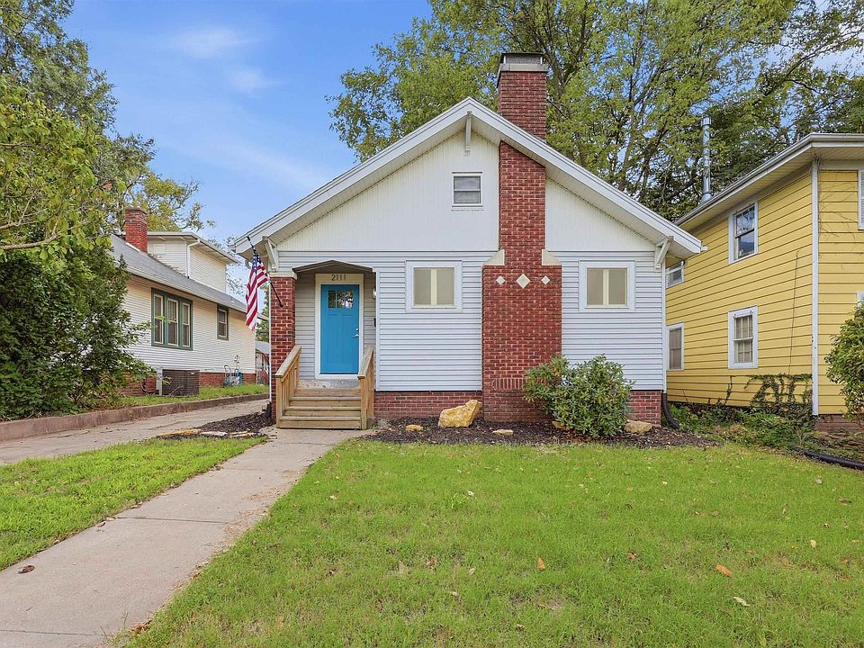 1st image of 2111 SW Huntoon St