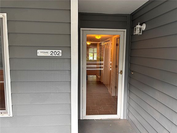 3rd image of 202 Northlake Dr