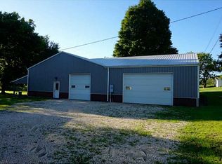 207 4th St, Dundee, IA 52038