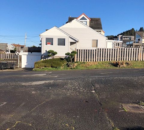 3rd image of 1815 NE 64th St