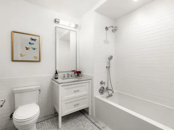 100 Claremont Avenue image 9 of 20