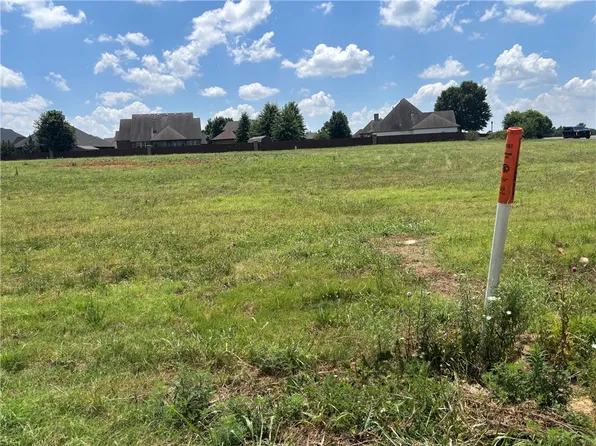 SW Regional Airport Blvd #131, Bentonville, AR 72713