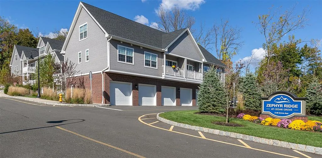 Zephyr Ridge at Cedar Grove — Photo 2